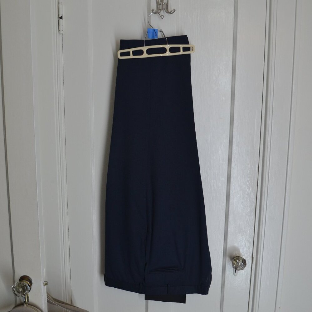 Jos. A. Bank Men's Slacks - Navym size 46